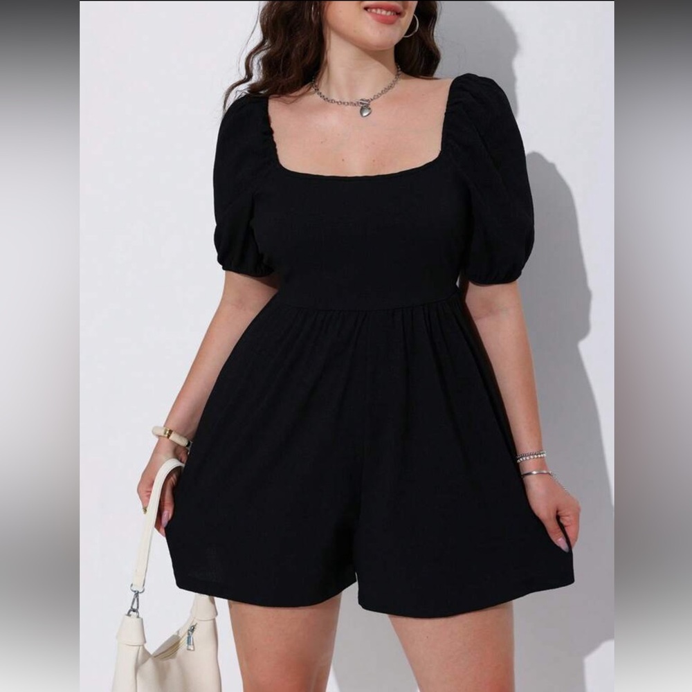1XL Shirred Romper with square neck and puff sleeves